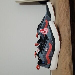 ✔✔✔Vans UltraRange sneakers mens sz 10 NWT